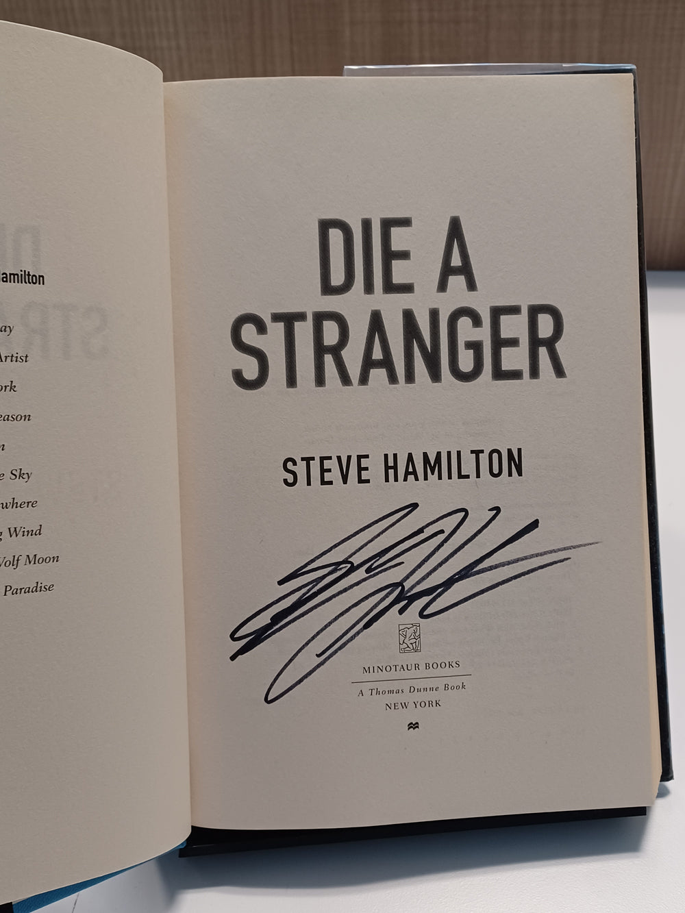 Die A Stranger
 by Steve Hamilton