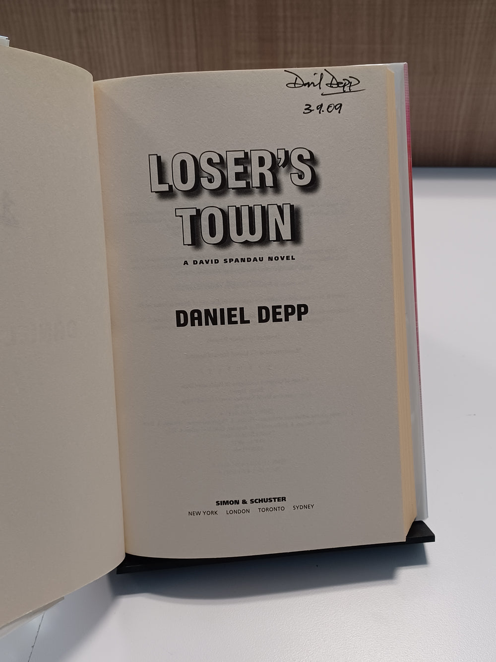 Loser's Town: a David Spandau Novel
by Depp, Daniel