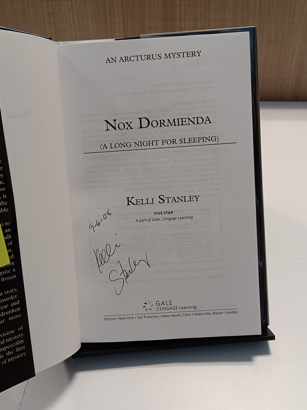 Nox Dormienda: A Long Night for Sleeping, an Arcturus Mystery by Stanley, Kelli