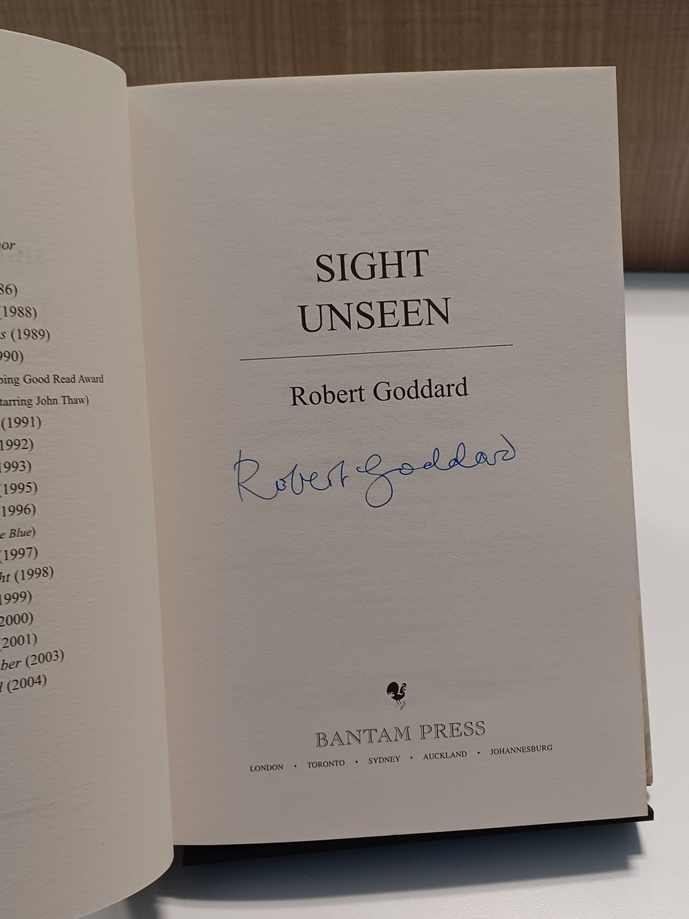 Sight Unseen
 by Robert Goddard