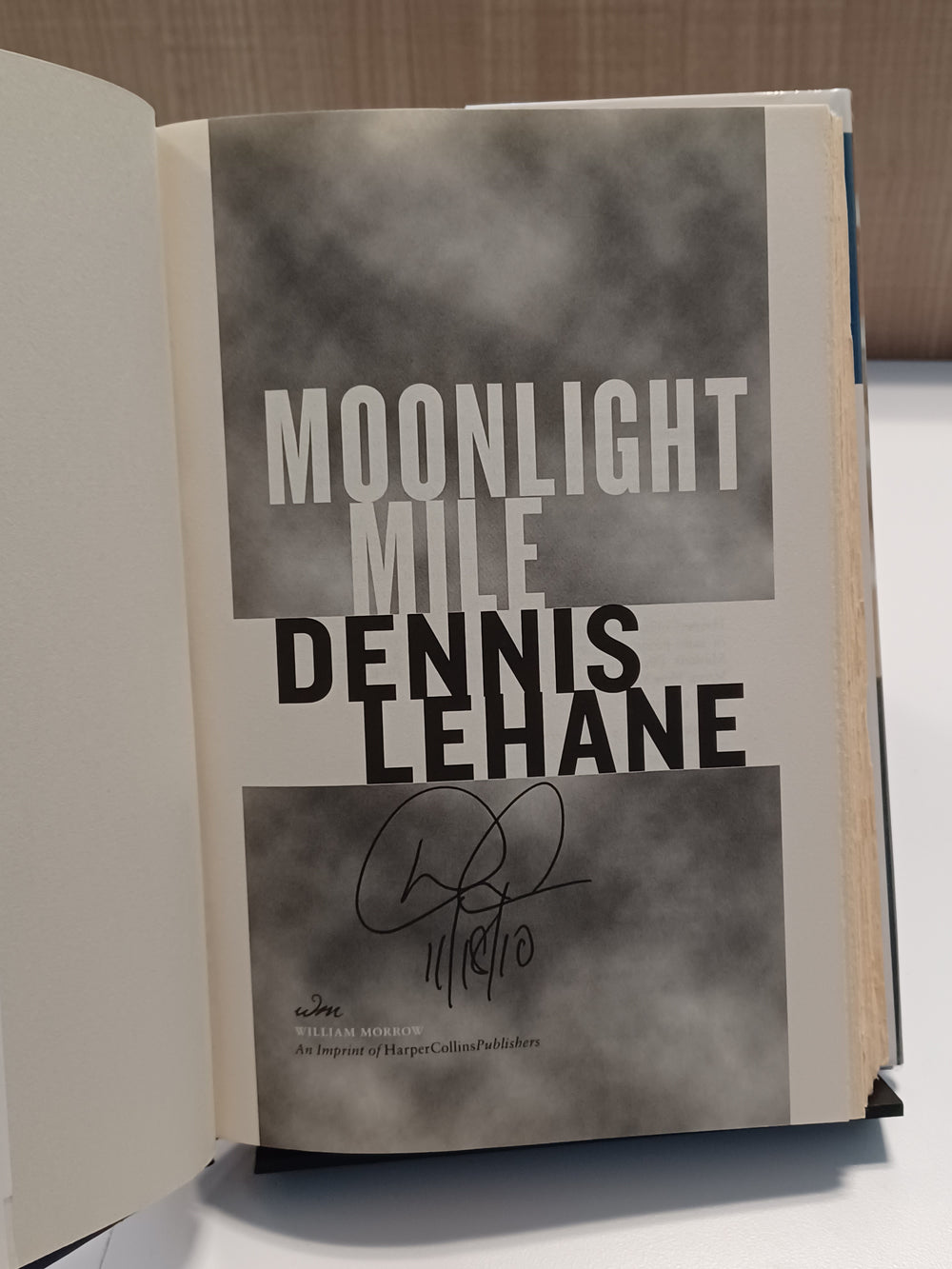 Moonlight Mile
 by Dennis Lehane