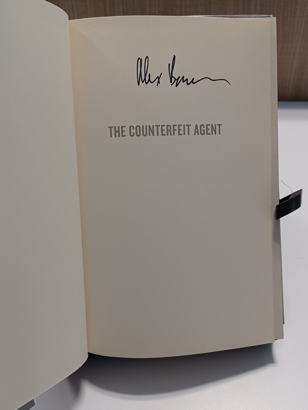 The Counterfeit Agent: a John Wells Novel
by Berenson, Alex